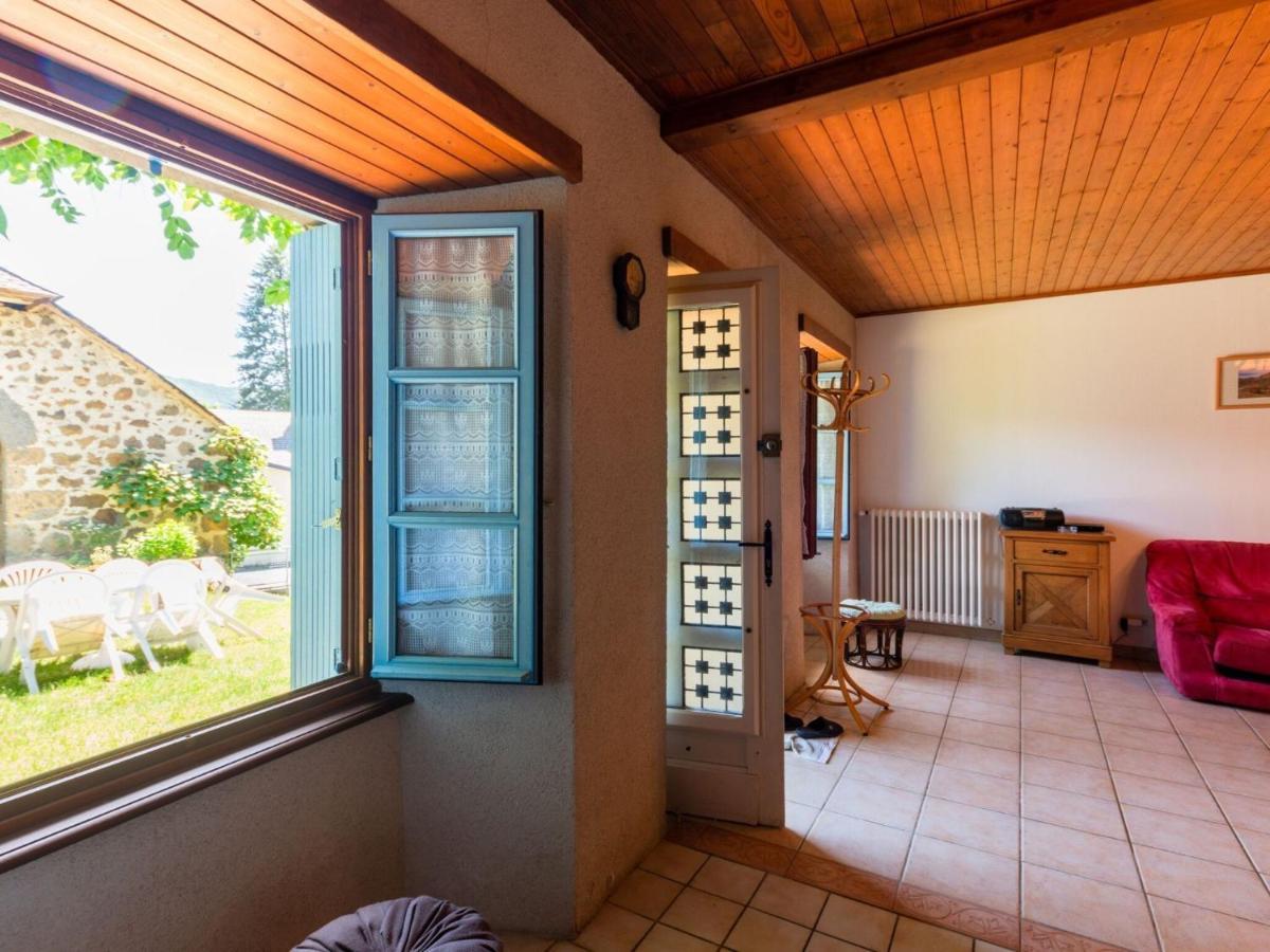 Beautiful Villa In The Parc Des Volcans D Auvergne วิค-ซูร์-แซร์ ภายนอก รูปภาพ