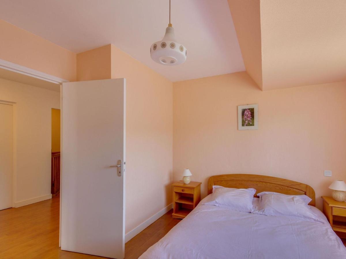 Beautiful Villa In The Parc Des Volcans D Auvergne วิค-ซูร์-แซร์ ภายนอก รูปภาพ