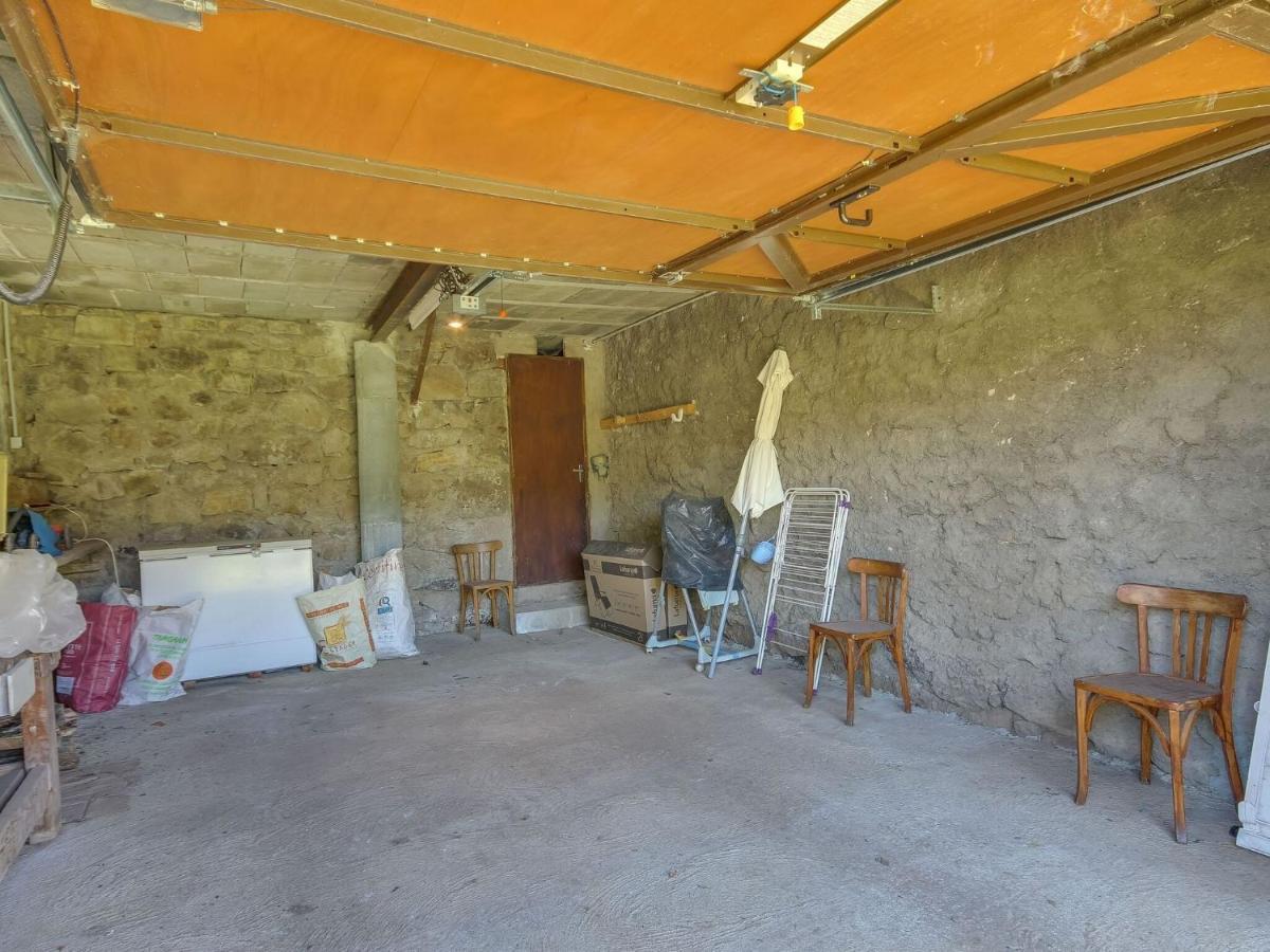 Beautiful Villa In The Parc Des Volcans D Auvergne วิค-ซูร์-แซร์ ภายนอก รูปภาพ